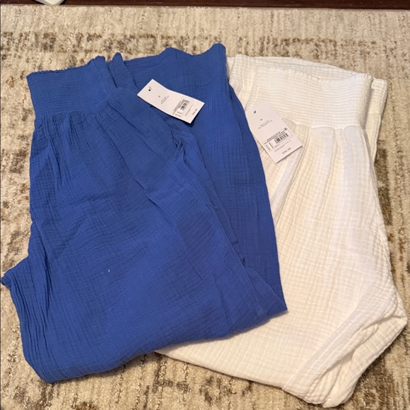 Isabel Maternity by Ingrid & Isabel Blue and White Pants Set - Picture 2 of 6